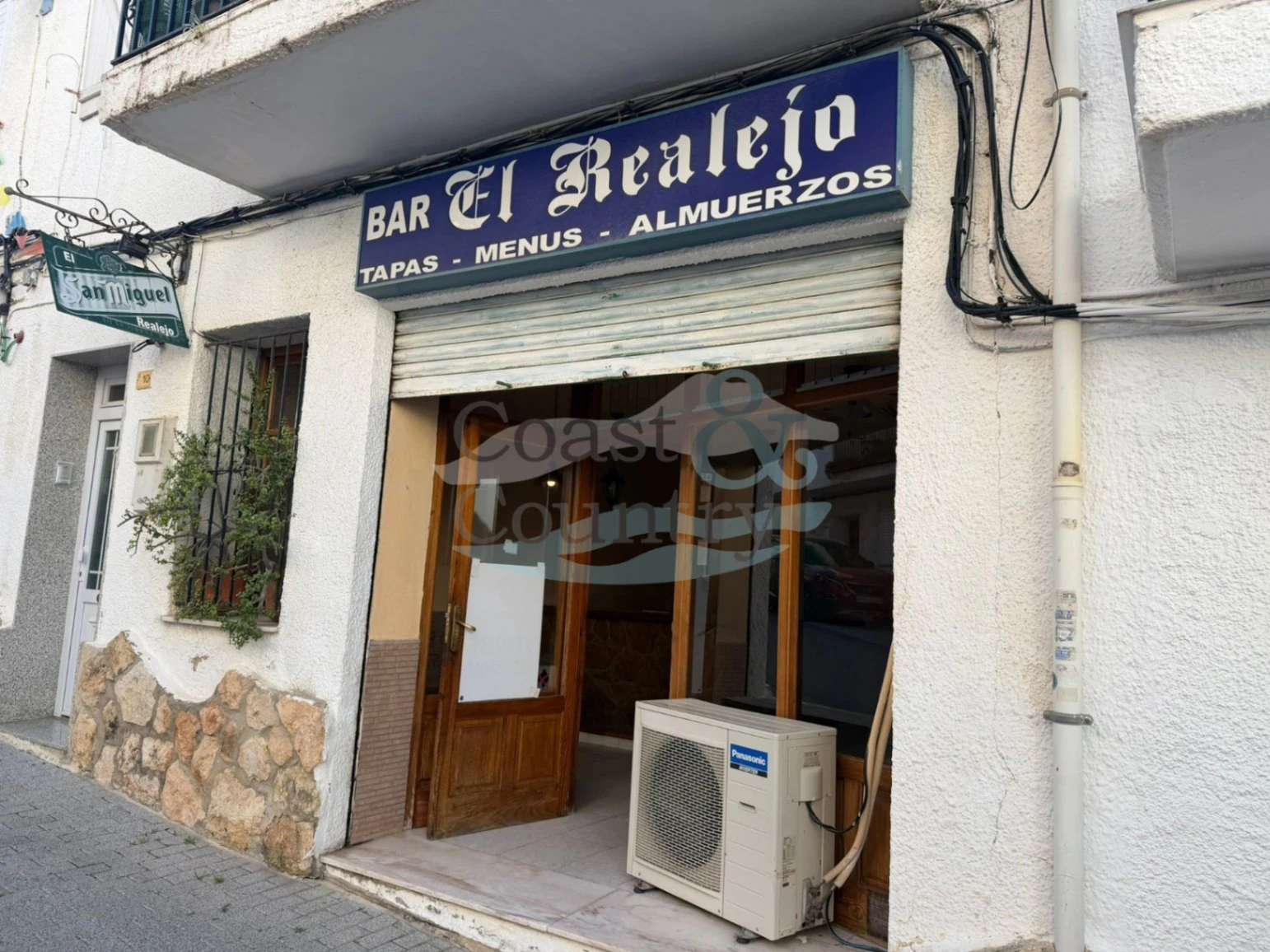CC1251 - Commercial for sale in Moraira - 81 m² with air conditioning