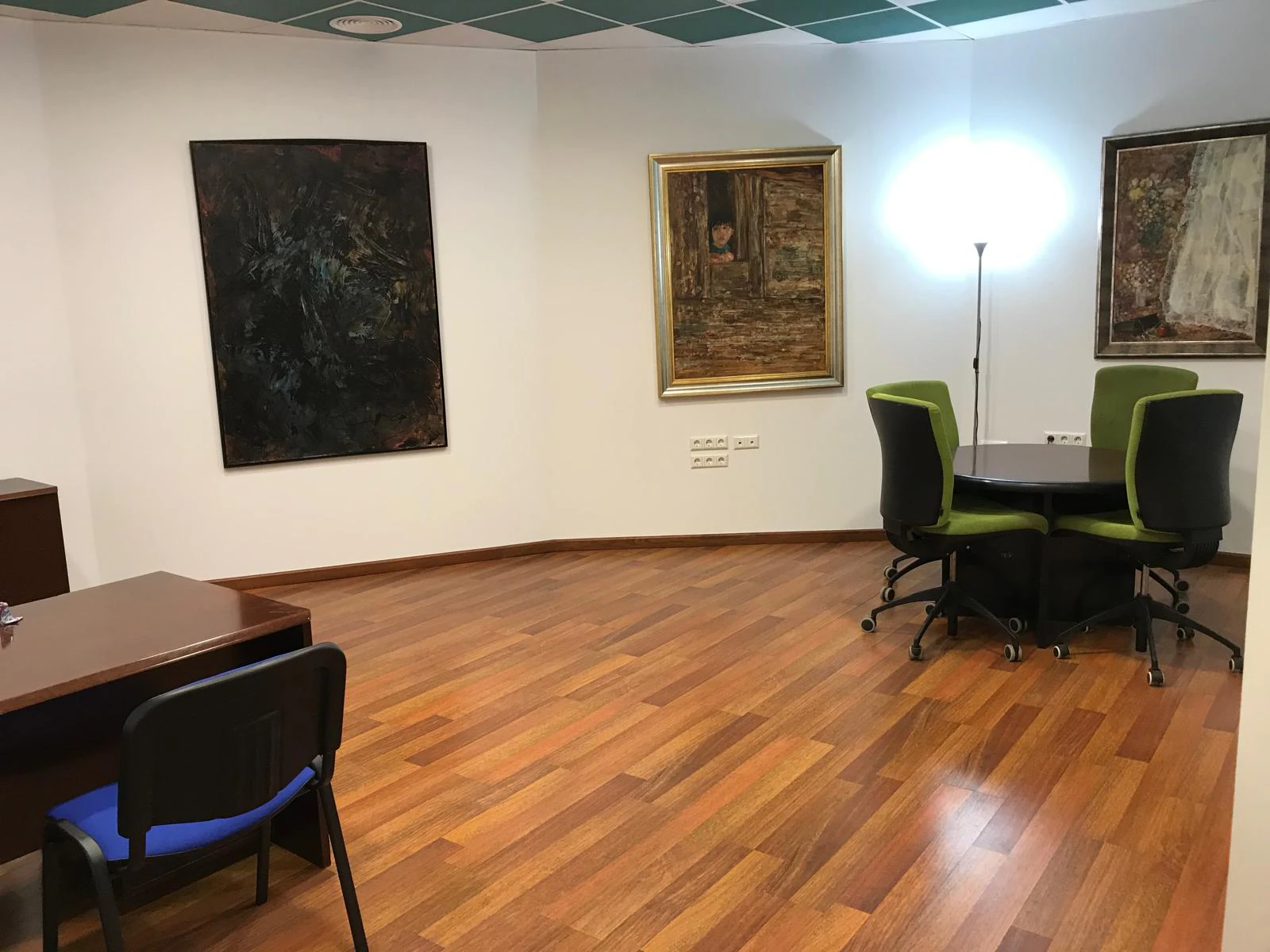 GREAT COMMERCIAL SPACE OPPORTUNITY FOR MULTIPLE USES WITH AN INCREDIBLE LOCATION