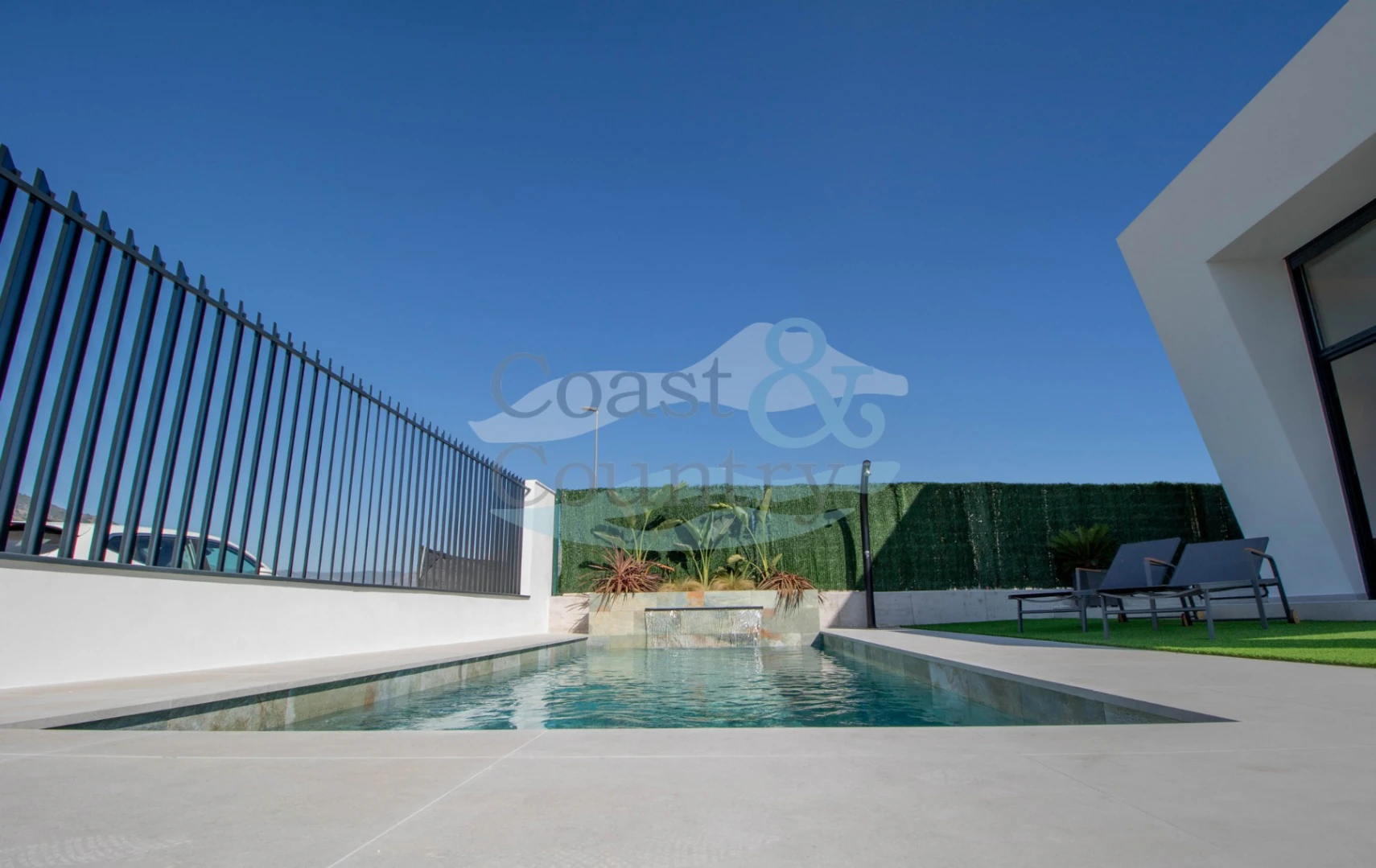 Modern Villa with Pool and Garden in Finestrat