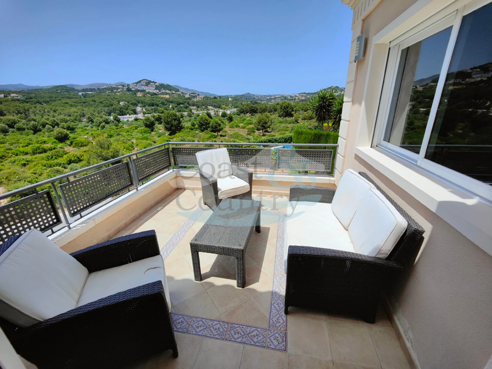 Magnificent modern-style house in Calpe