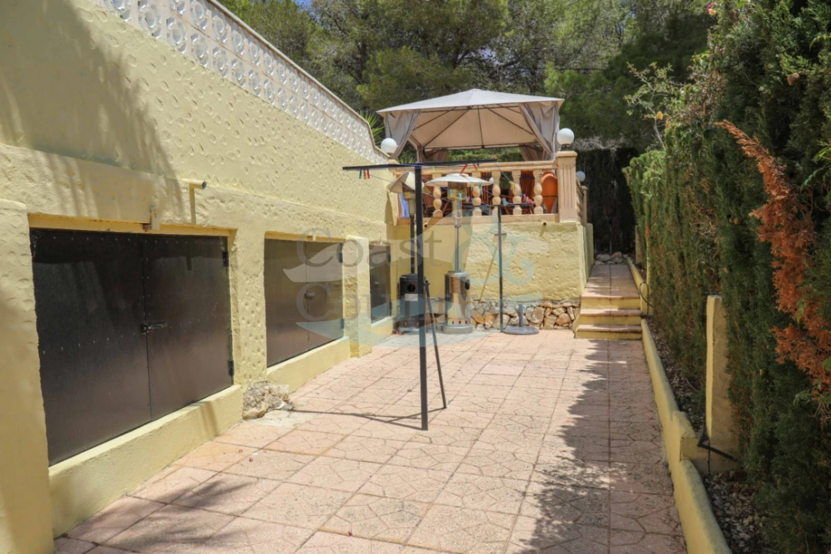 Prachtige villa op Montgo: weids uitzicht en tijdloze elegantie