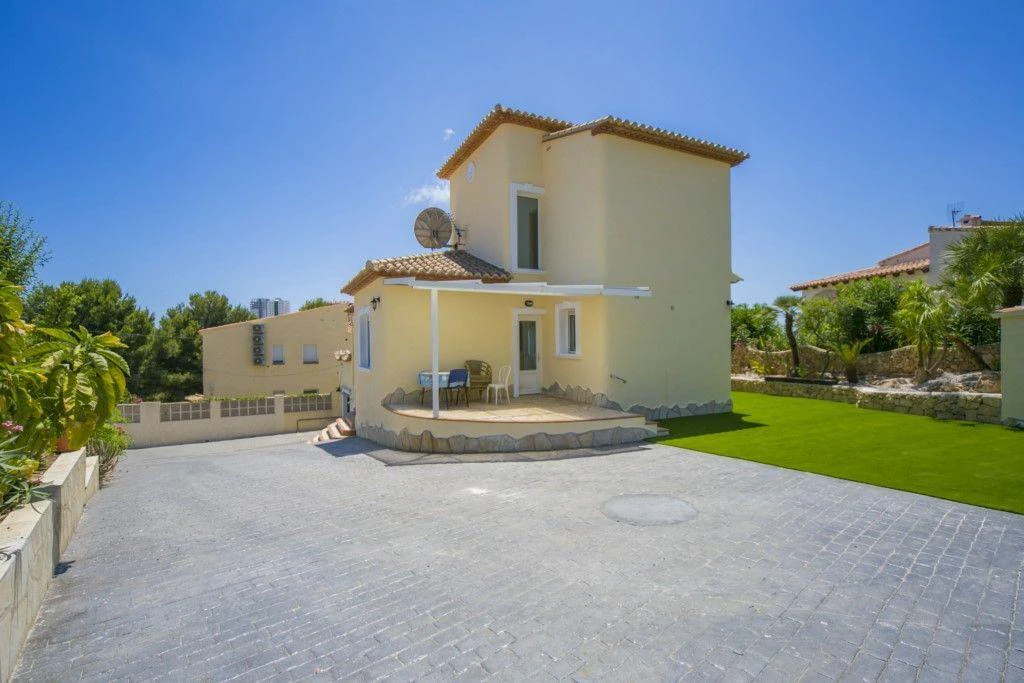 Charming 3-Bedroom Casa with Private Pool in Calpe