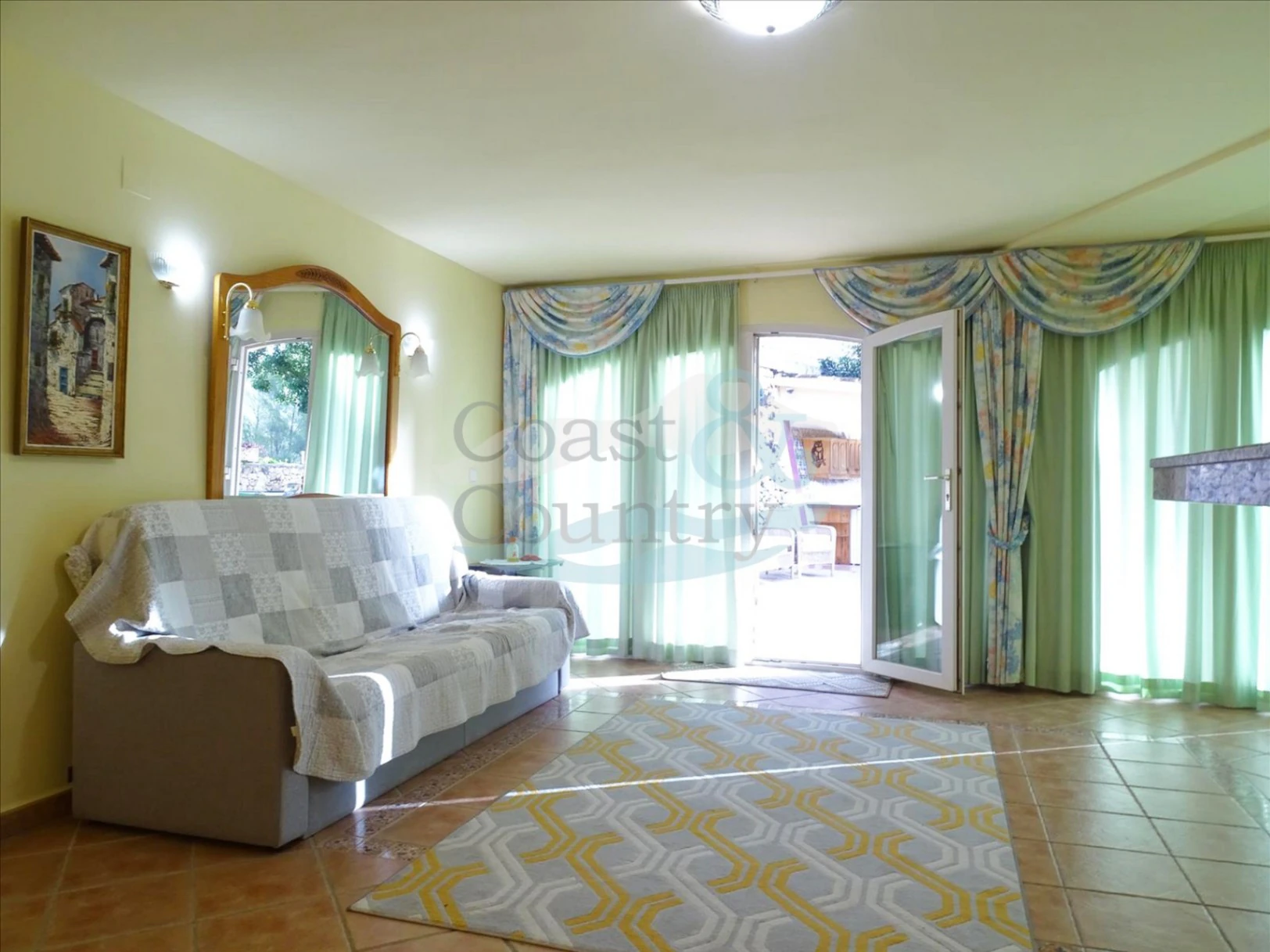 Villa with Independent Apartments and Panoramic Views