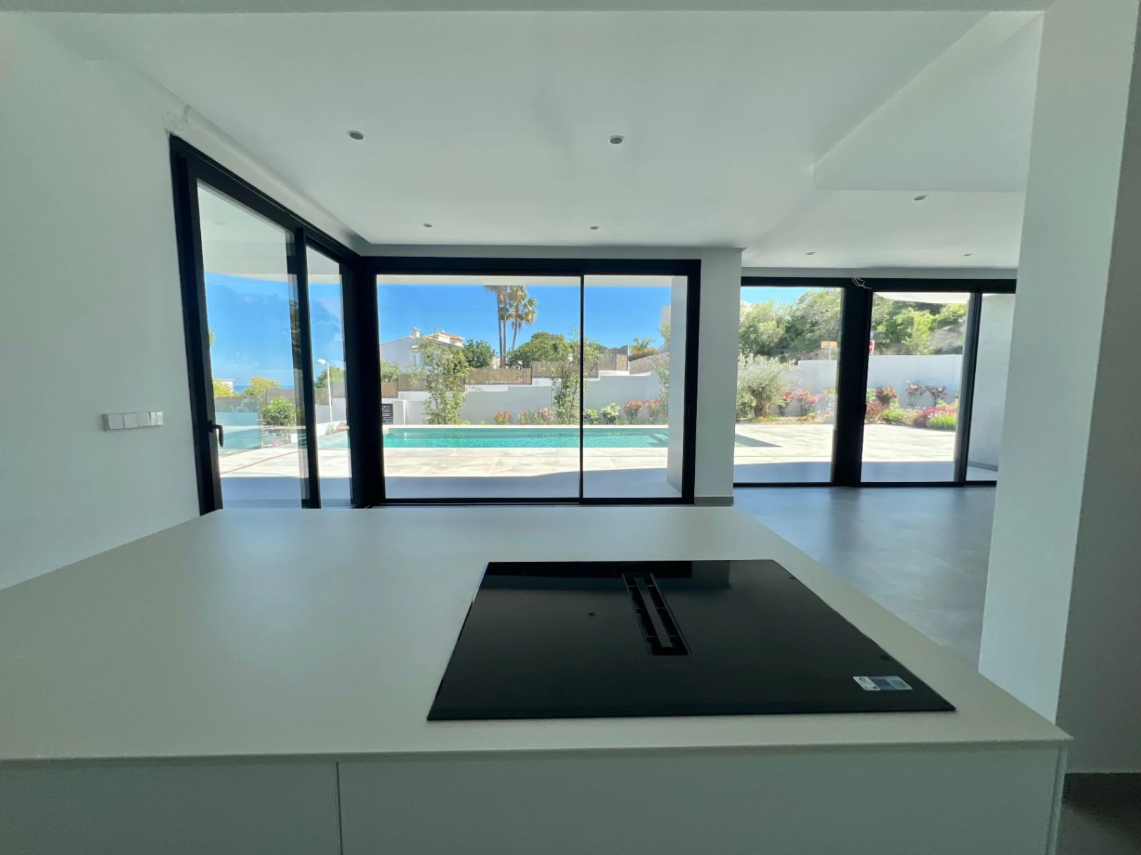 Exclusieve moderne villa te koop in Moraira
