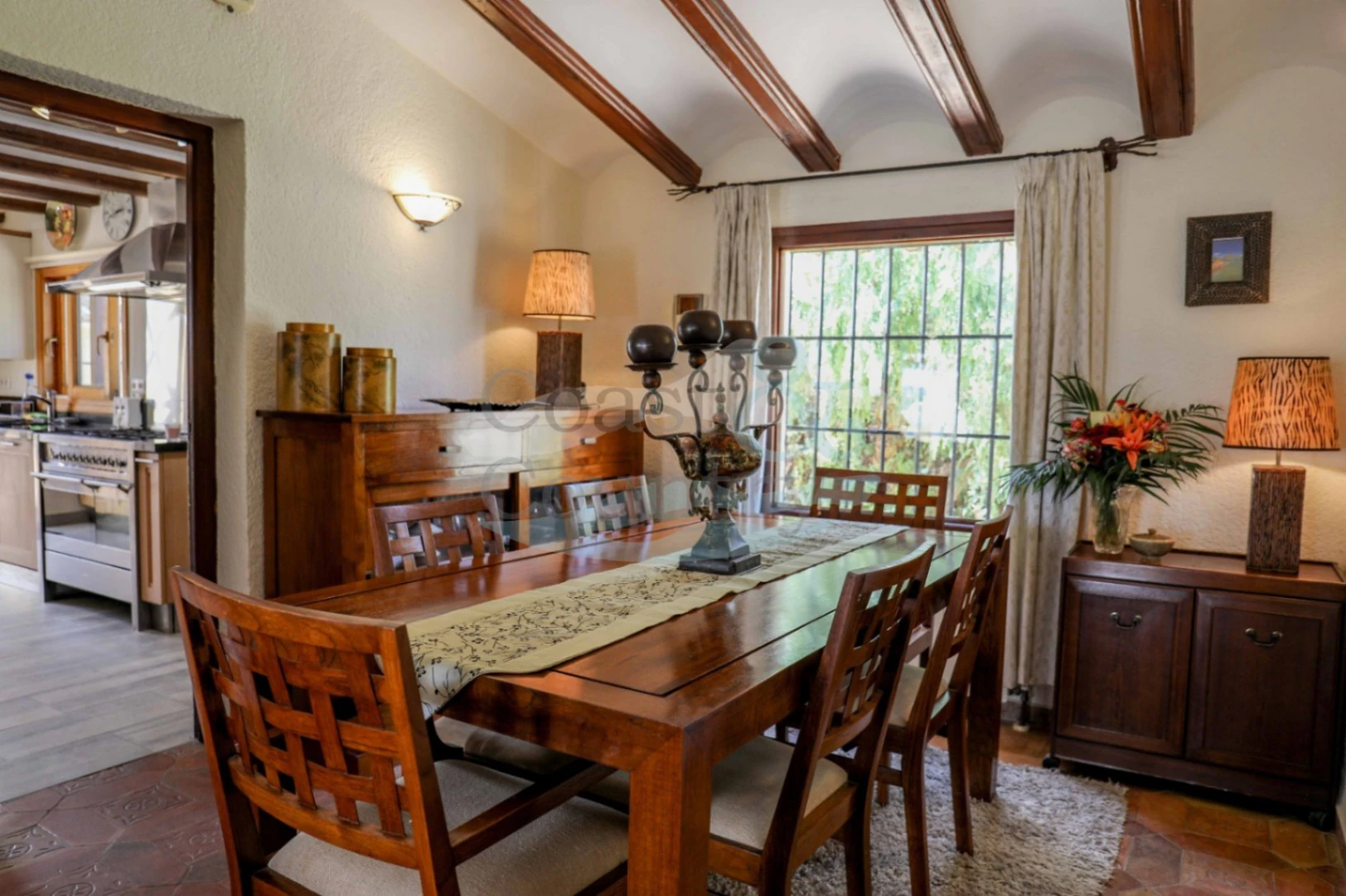 Prachtige villa op Montgo: weids uitzicht en tijdloze elegantie