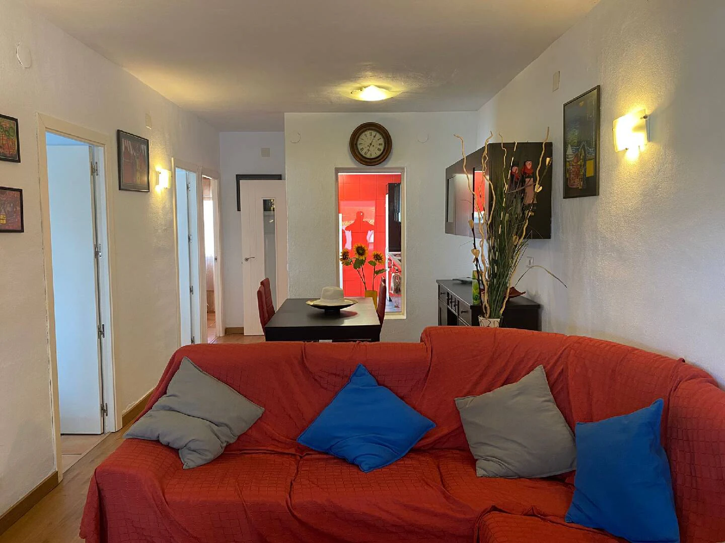 HALFVRIJSTAAND HUIS IN MORAIRA