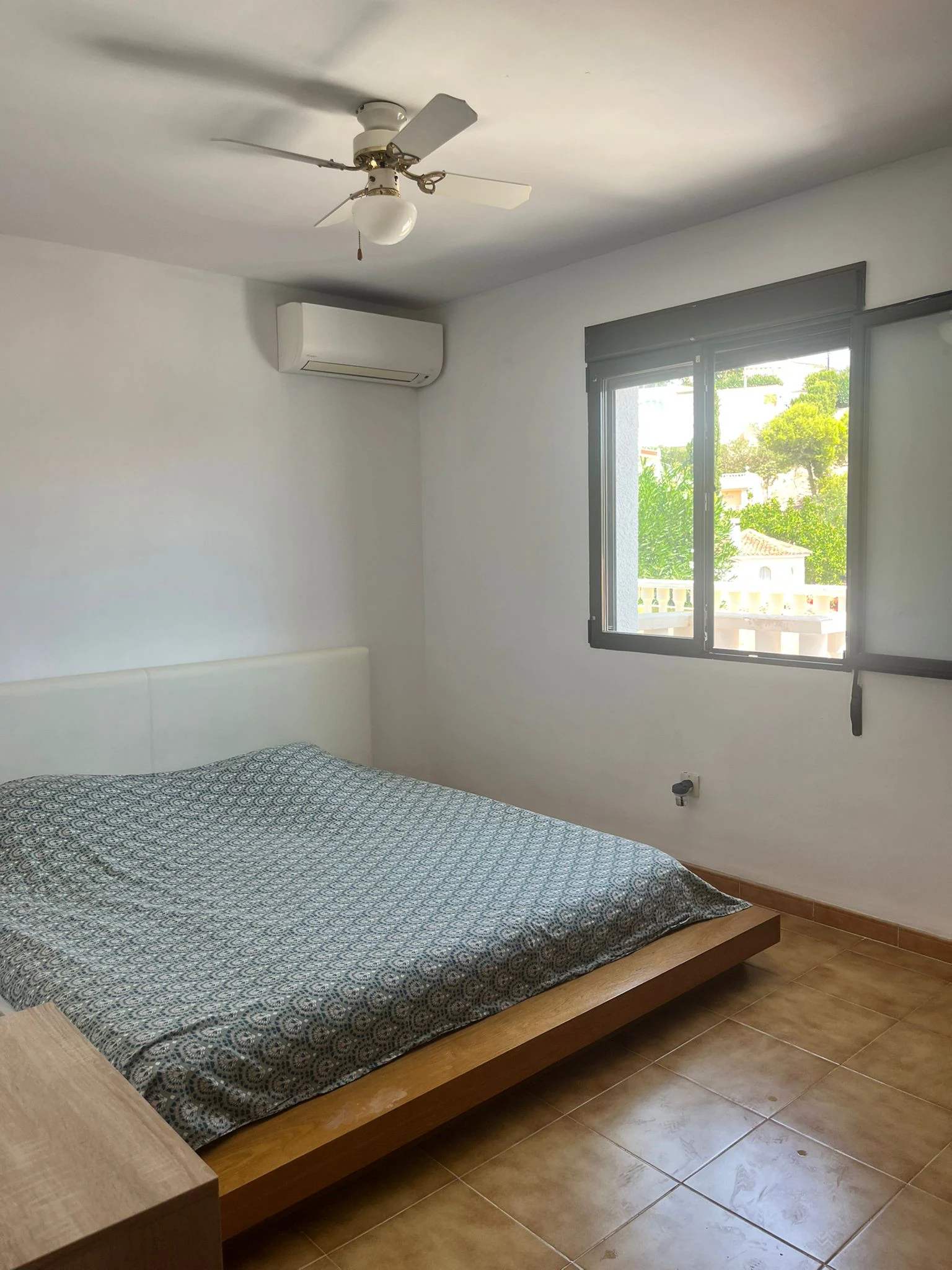 Villa met Twee Onafhankelijke Woningen en Groot Investeringspotentieel