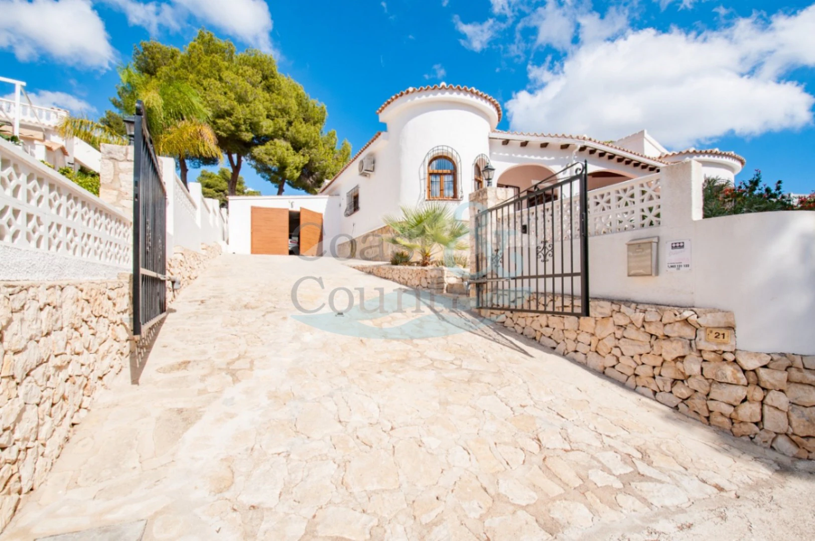 Exquisite villa with Sea views Moraira