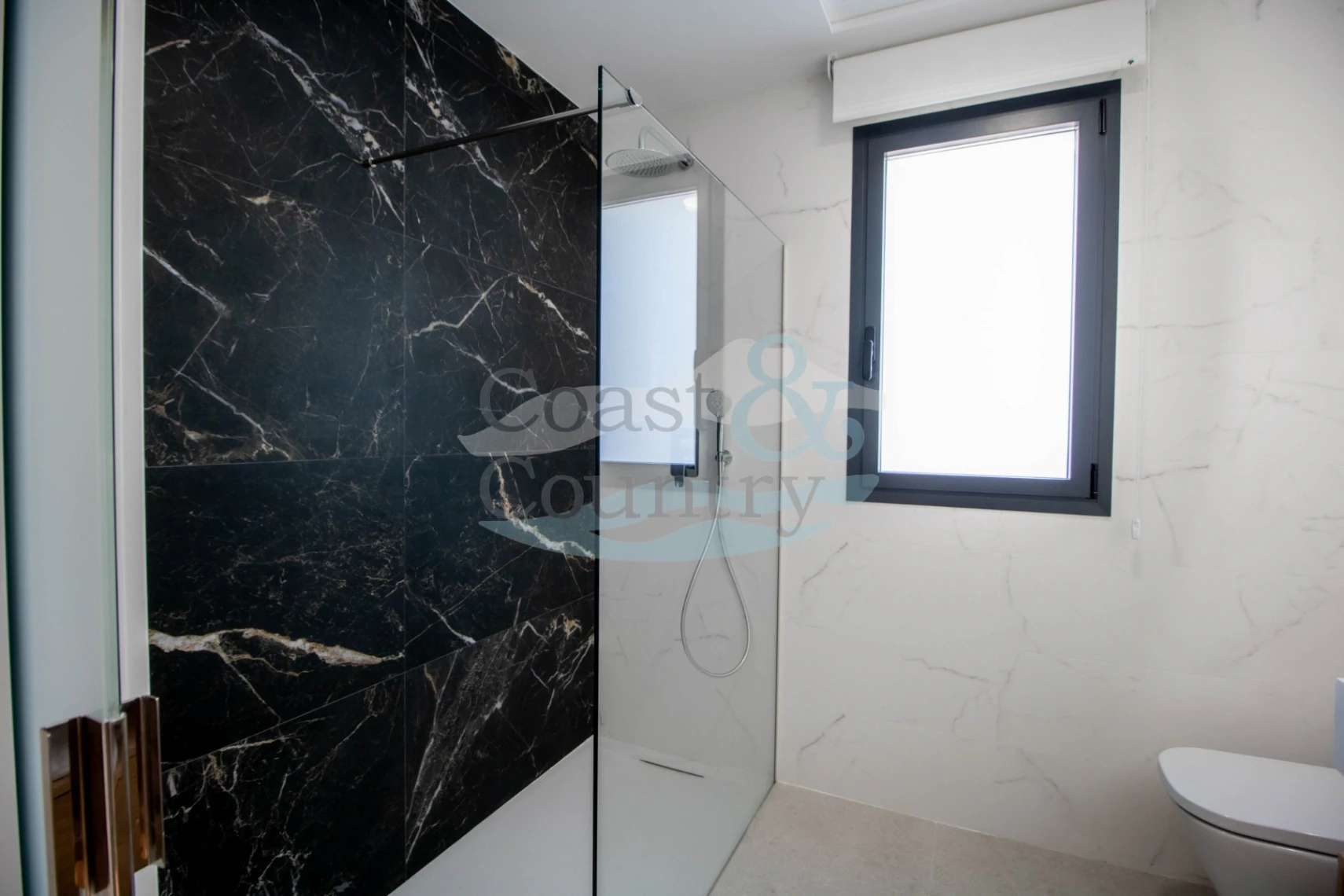 Modern Villa with Pool and Garden in Finestrat