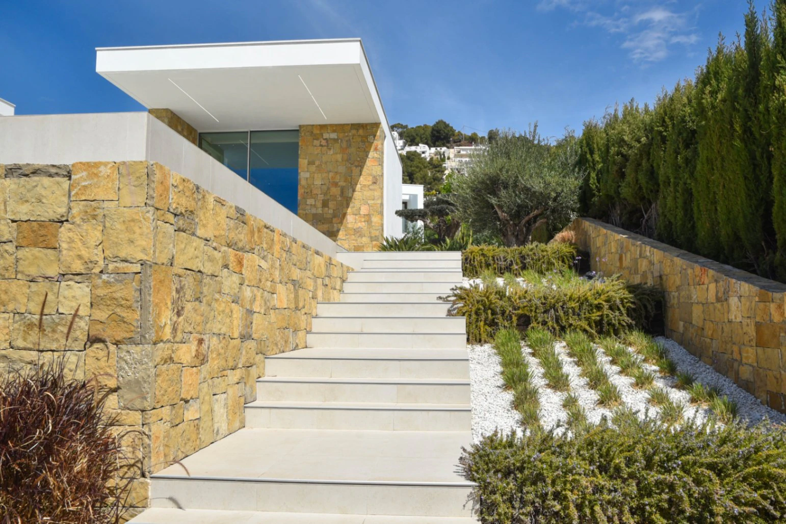 Lyxig modern villa med havsutsikt i Moraira