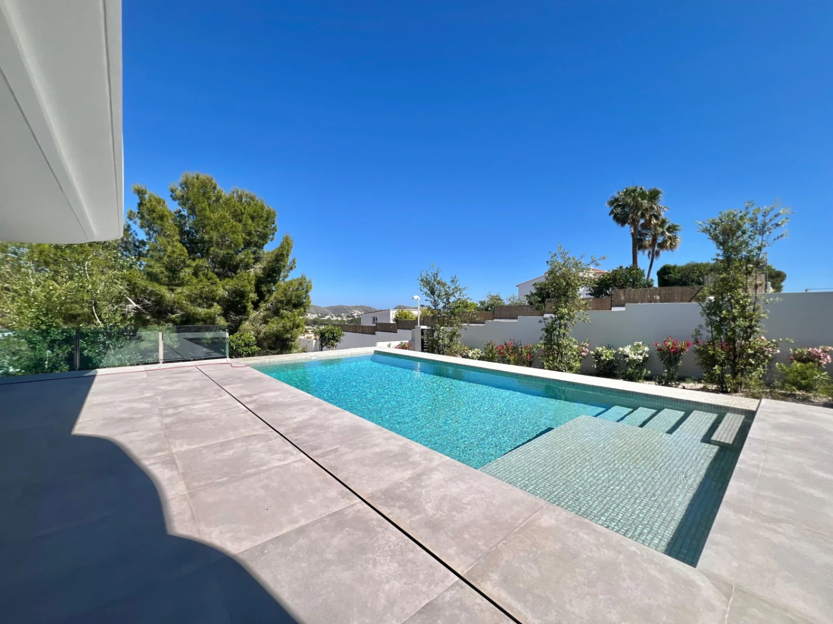 Exclusieve moderne villa te koop in Moraira