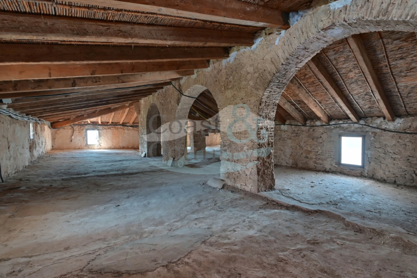 A Spectacular Medieval Convent in Jesús Pobre