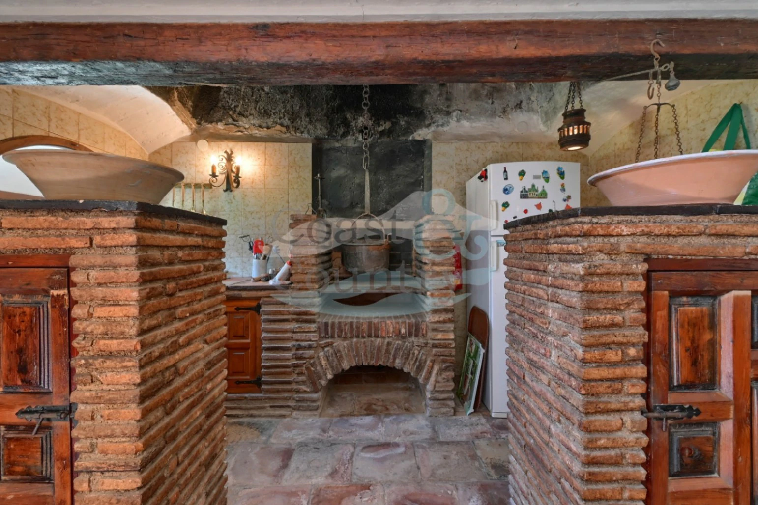 A Spectacular Medieval Convent in Jesús Pobre