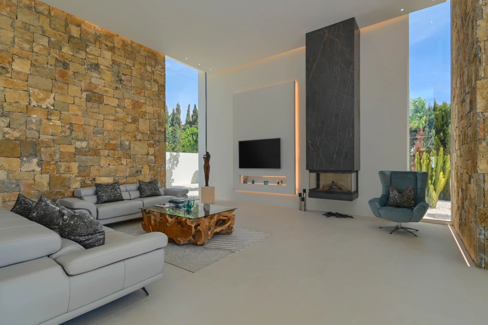 Lyxig modern villa med havsutsikt i Moraira