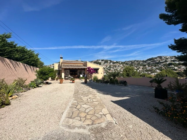 Belle Villa À Moraira