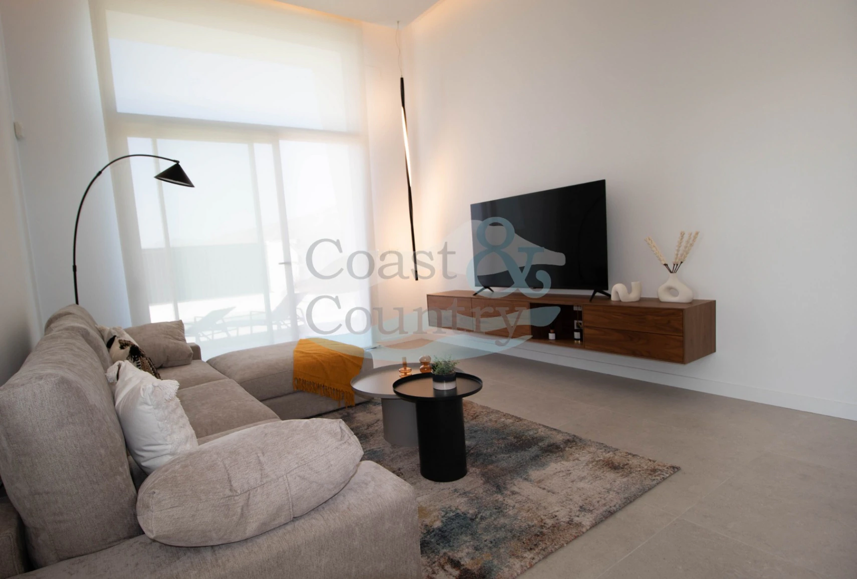 Modern Villa with Pool and Garden in Finestrat