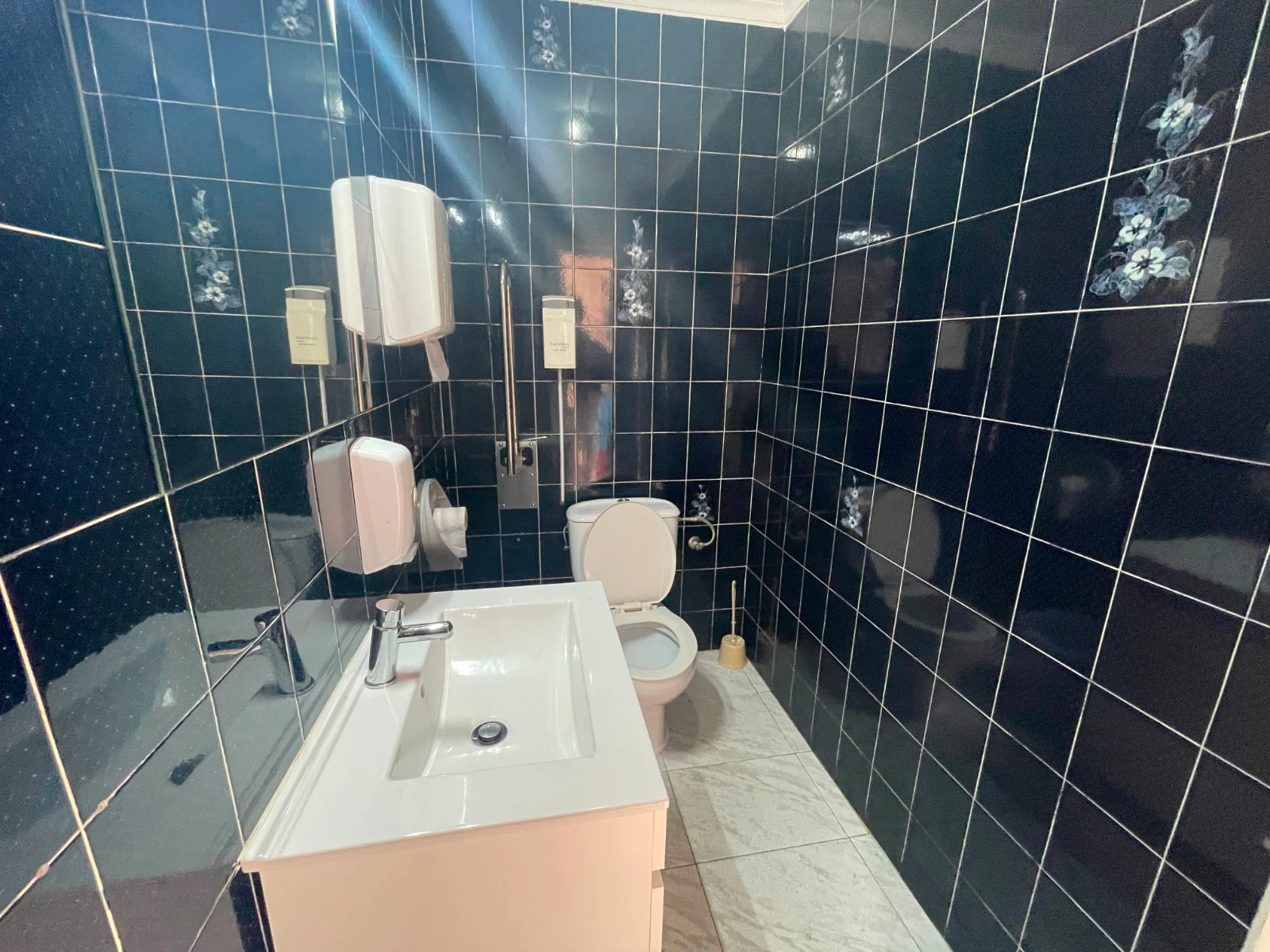 Commercial for sale in Torrevieia