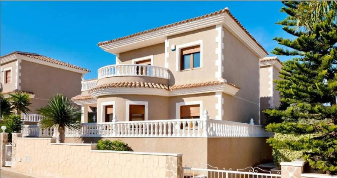 For Sale. Villa en Torrevieja