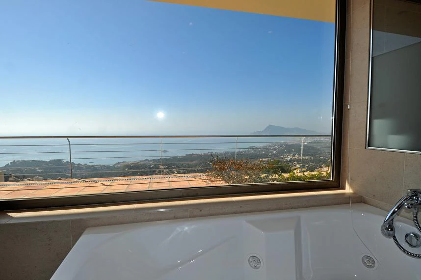Villa with incredible direct sea views in Altea.