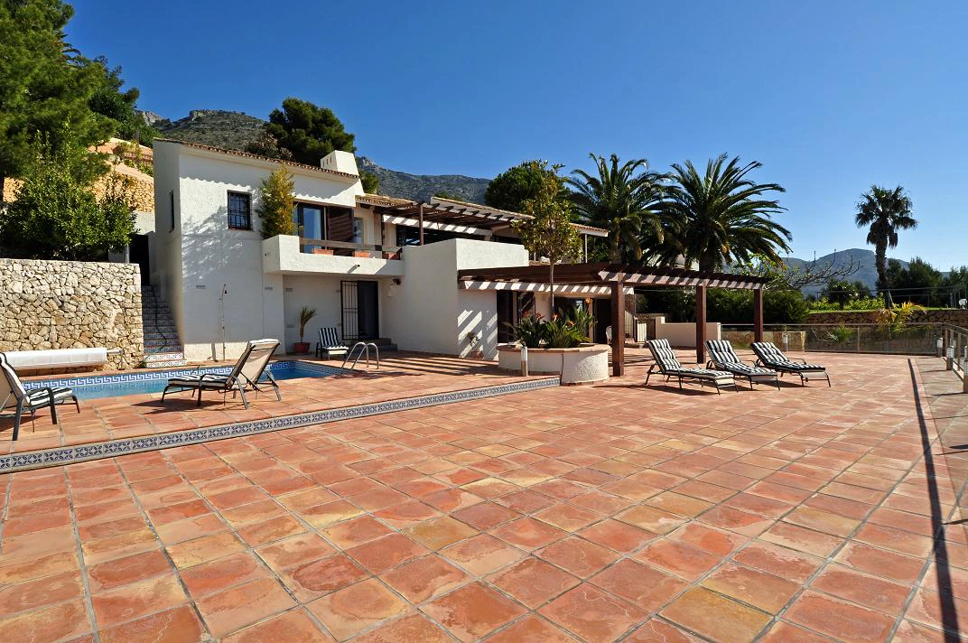 Villa with incredible direct sea views in Altea.