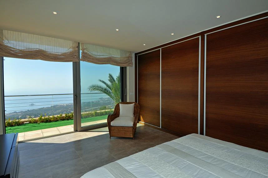 Villa with incredible direct sea views in Altea.