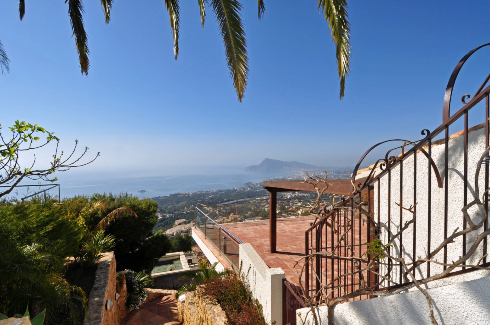 Villa with incredible direct sea views in Altea.