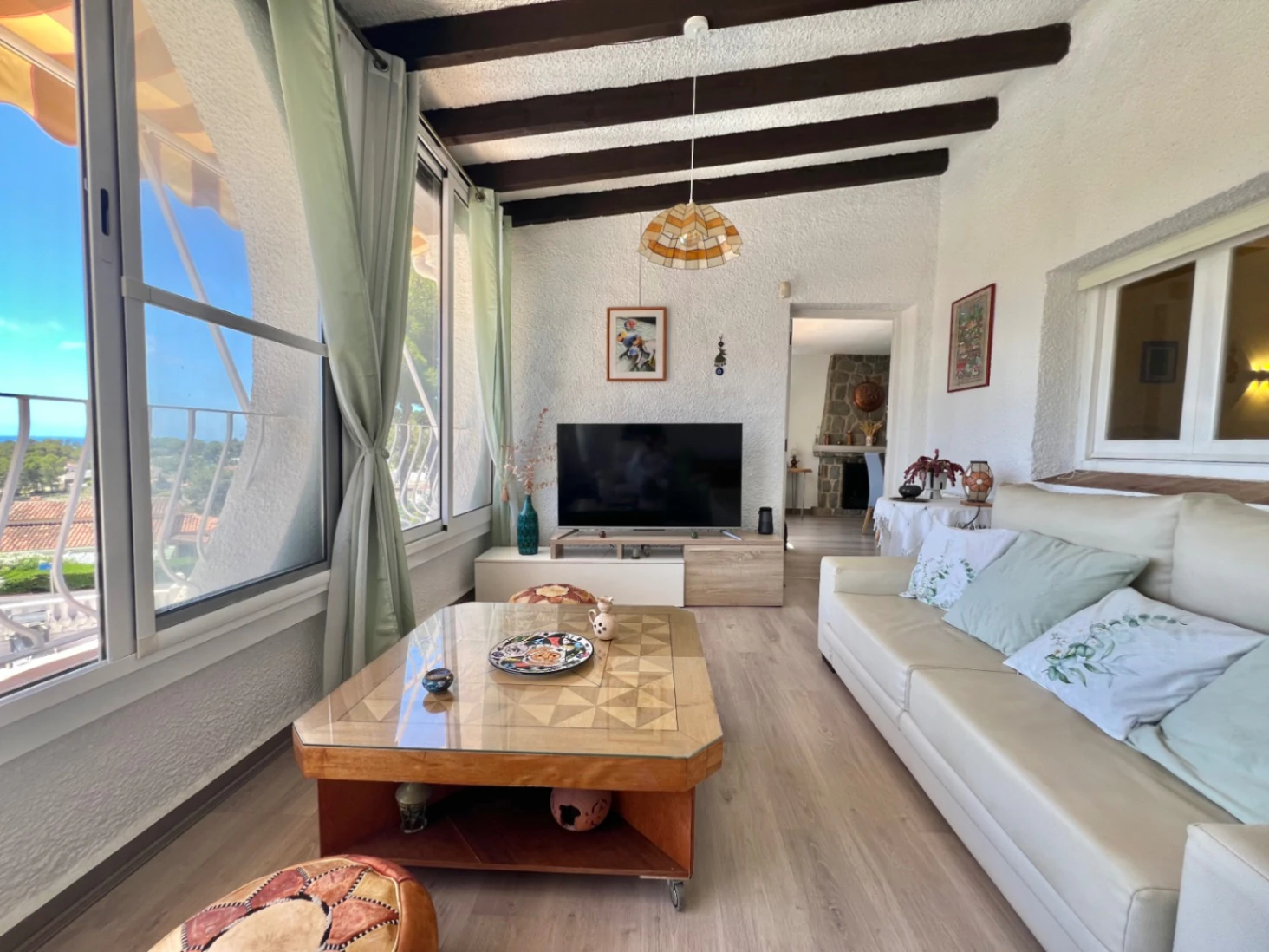 Villa te koop met 4 slaapkamers en vrij uitzicht op zee in Benissa, Alicante.