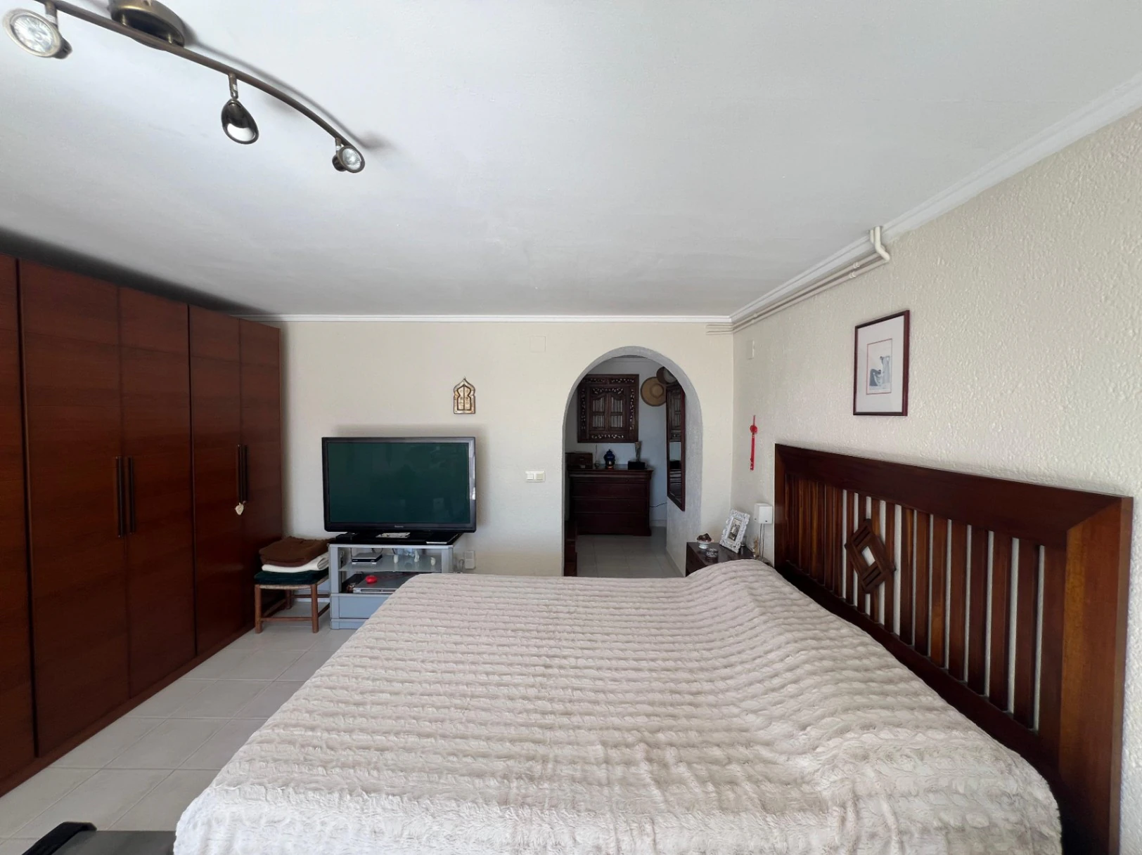 Villa te koop met 4 slaapkamers en vrij uitzicht op zee in Benissa, Alicante.