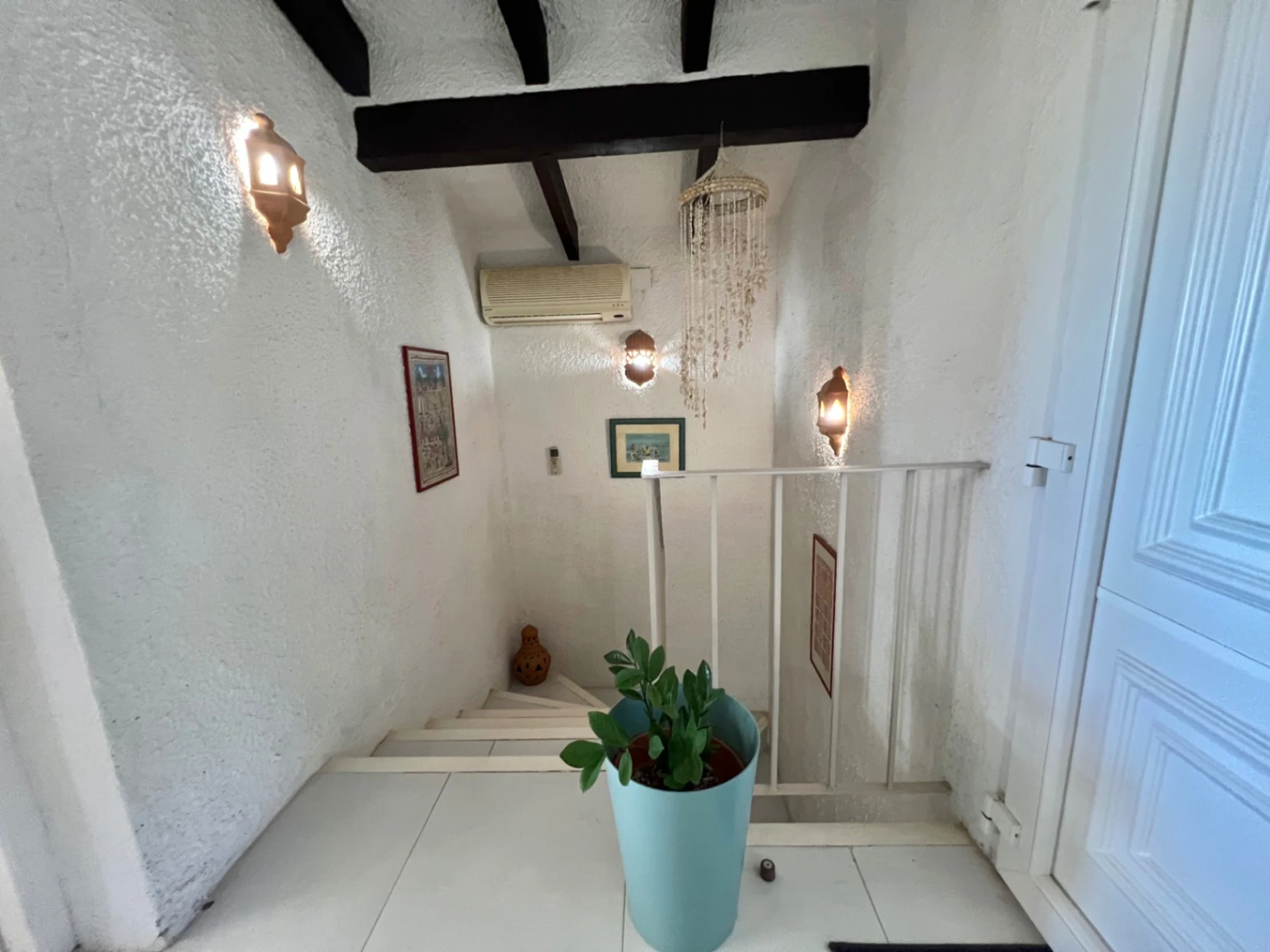 Villa te koop met 4 slaapkamers en vrij uitzicht op zee in Benissa, Alicante.
