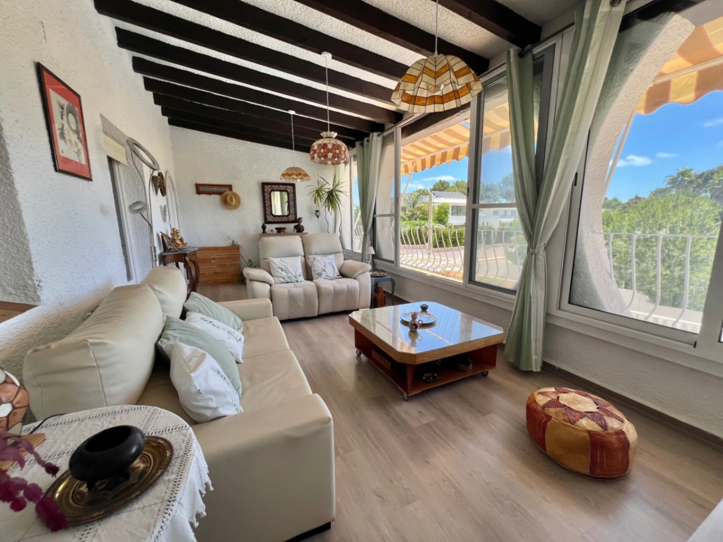 Villa te koop met 4 slaapkamers en vrij uitzicht op zee in Benissa, Alicante.