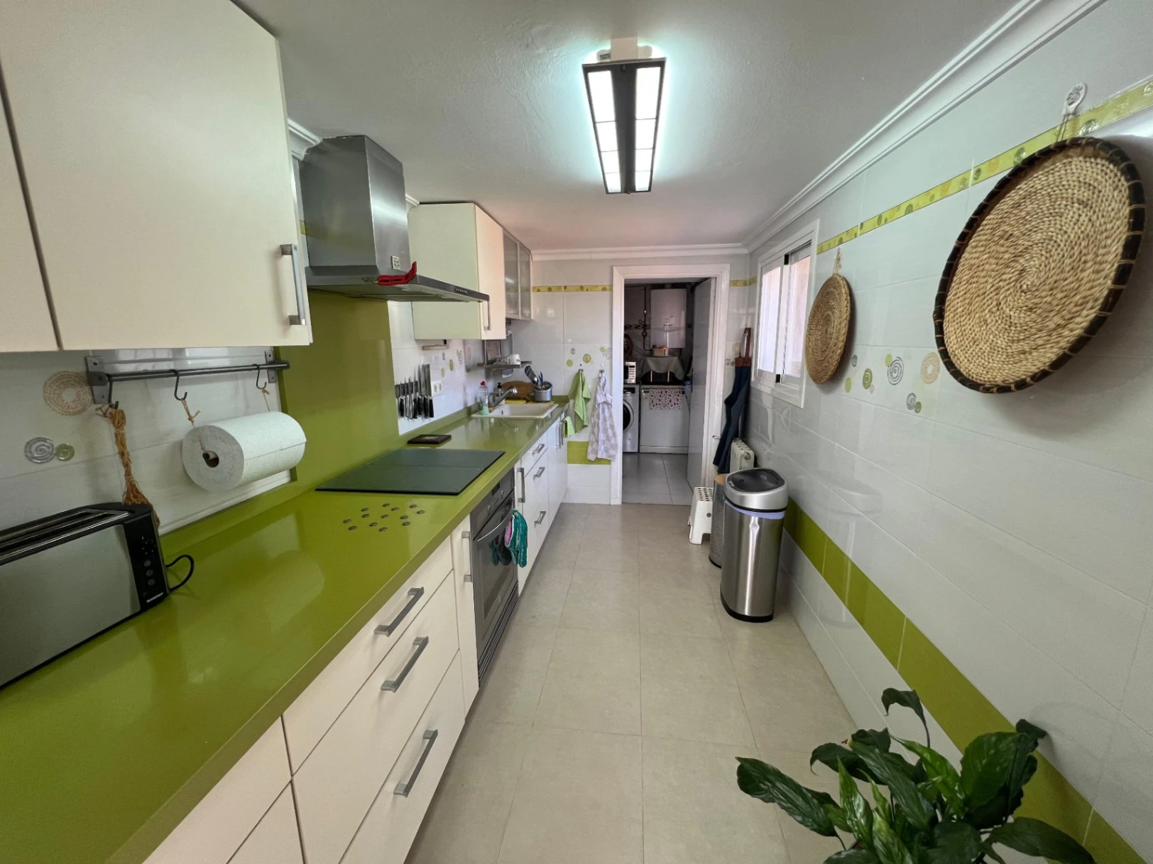 Villa te koop met 4 slaapkamers en vrij uitzicht op zee in Benissa, Alicante.