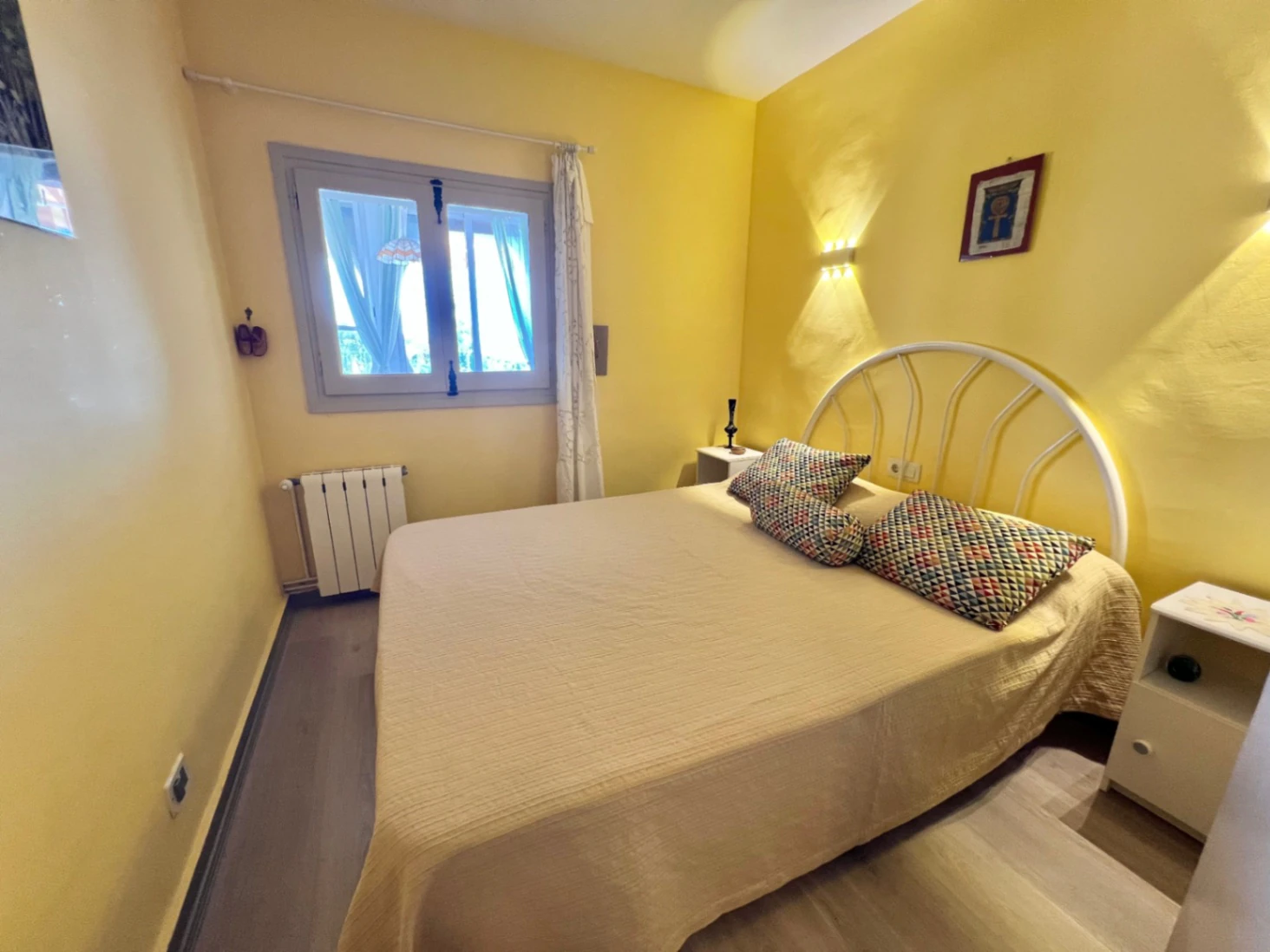 Villa te koop met 4 slaapkamers en vrij uitzicht op zee in Benissa, Alicante.