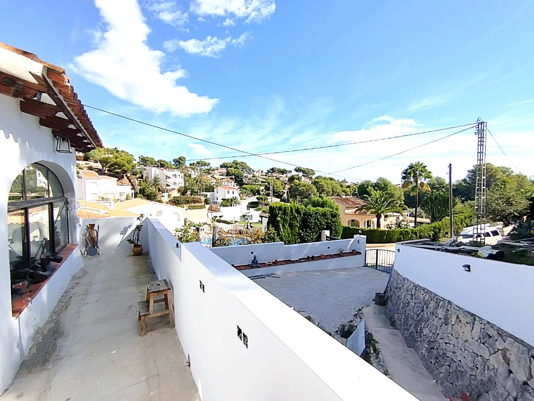 CC1221 - Villa with Two Independent Dwellings and Great Investment Potential