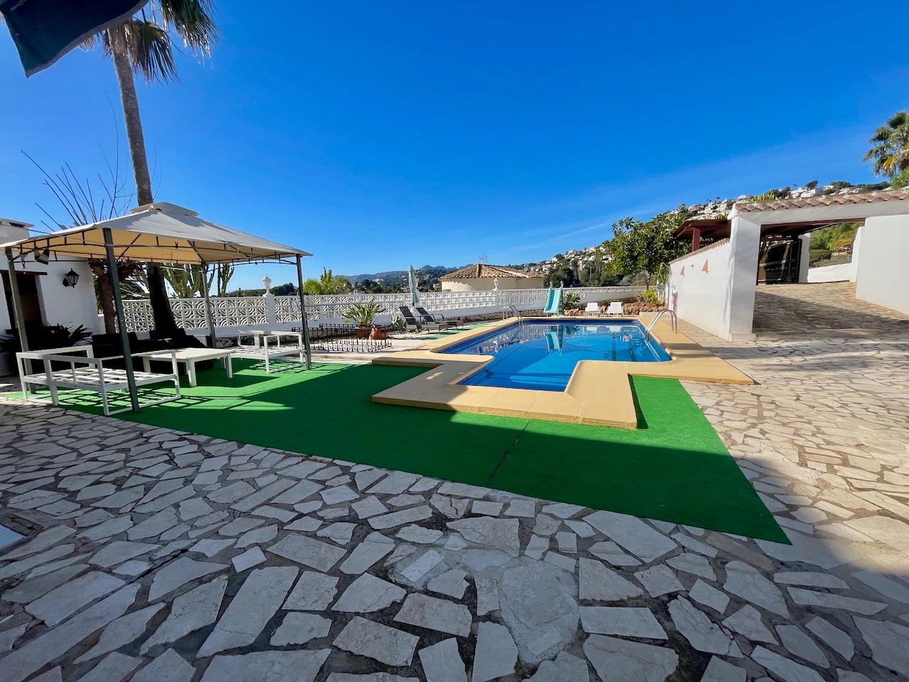 Traditional villa with sea views and views of the Peñón de Ifach in San Jaime Urbanization, Benissa