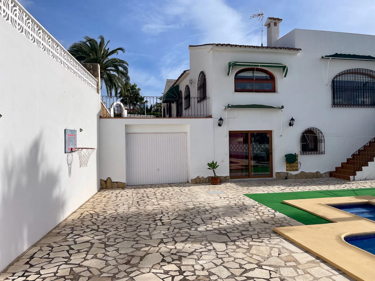 Traditional villa with sea views and views of the Peñón de Ifach in San Jaime Urbanization, Benissa