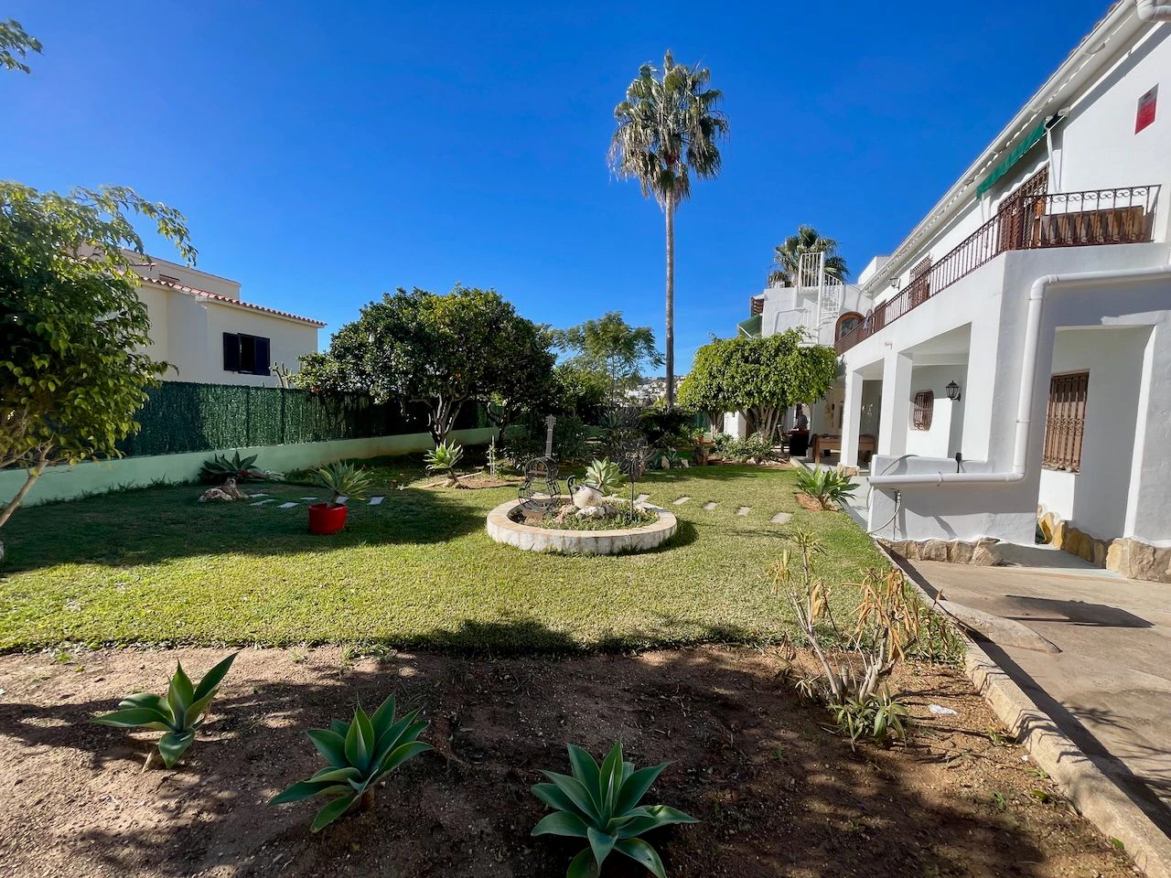 Traditional villa with sea views and views of the Peñón de Ifach in San Jaime Urbanization, Benissa