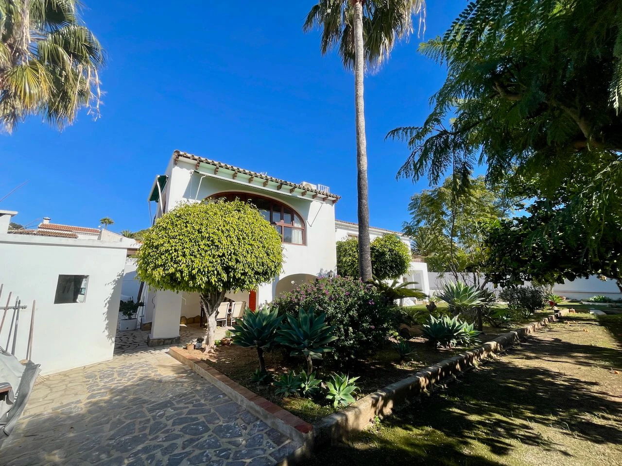 Traditional villa with sea views and views of the Peñón de Ifach in San Jaime Urbanization, Benissa